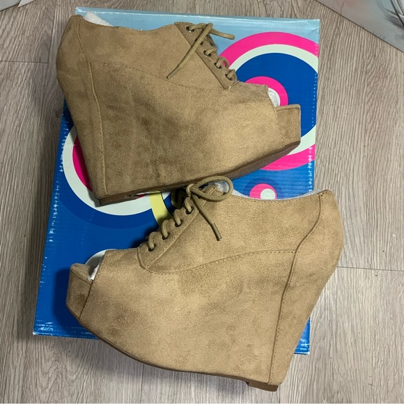 New Soda High Wedge Heel 5" Platform 2” Open Toe Shoes Taupe Women's Sz 6, 6.5 - Picture 3 of 10